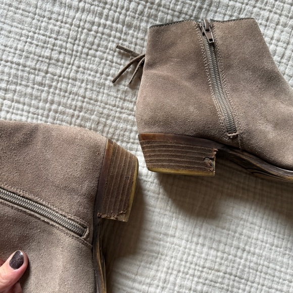 Lucky Brand Women's Beeliner Fringe Booties - Picture 4 of 6